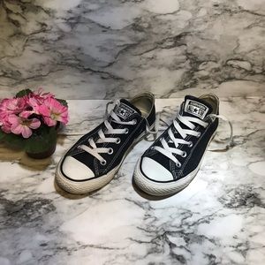 Black converse